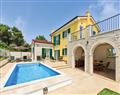 Take things easy at Villa Agostina; Medulin; Istria