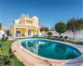 Enjoy a leisurely break at Villa Linda; Vale de Parra; Algarve