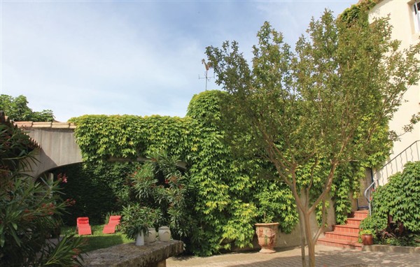 Holiday Home - Bellegarde in France, Bellegarde, France