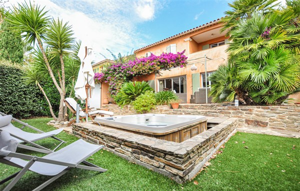 Holiday Home - Le Lavandou in France, Le Lavandou, France