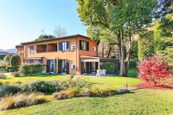 Casa Le Mone in Meina (NO), Lake Maggiore, Italy