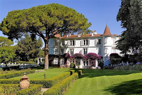Chateau Des Tourelles Rouges, Cannes