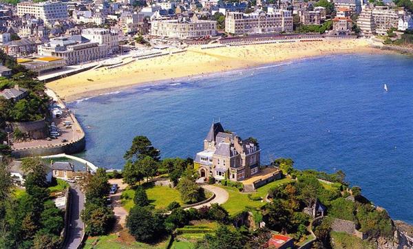 Chateau Du Moulin in Brittany, France