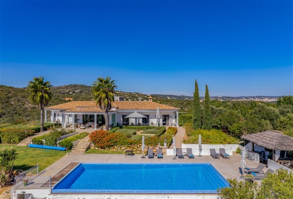 Clementine Coast Villa in Portugal