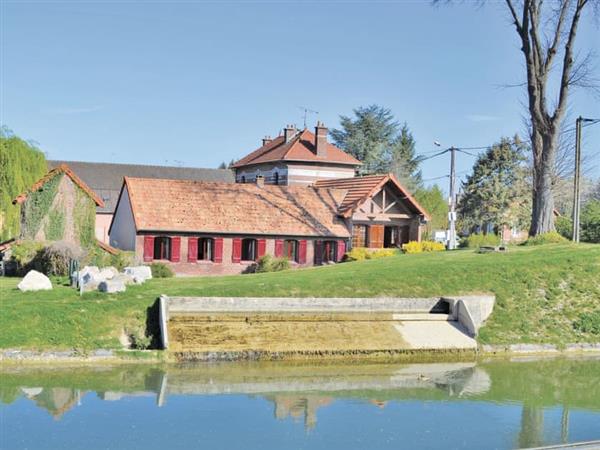 Cottage Du Canal in Frise, Picardy, France