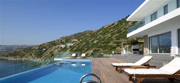 Epavli Luxury Villa in Crete