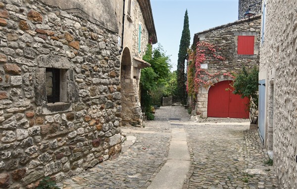 Holiday Home - Aiguèze in France in Aiguèze, France