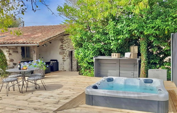 Holiday Home - Exideuil-sur-Vienne in France in Exideuil-sur-Vienne, France