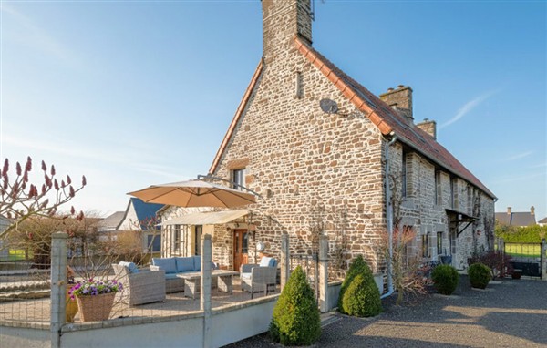 Holiday Home - FRÊNES in France in FRÊNES, France
