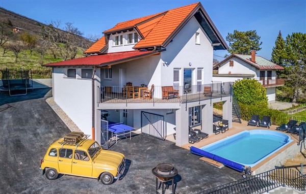 Holiday Home - Jastrebarsko - Oresje Okicko in Croatia in Jastrebarsko - Oresje Okicko, Croatia