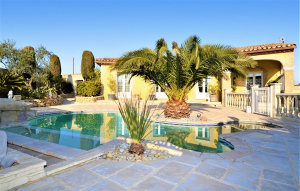 Holiday Home - Jonquiere-saint-Vincent in France in Jonquiere-saint-Vincent, France