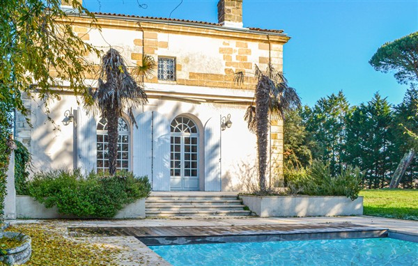 Holiday Home - Léognan in France in Léognan, France