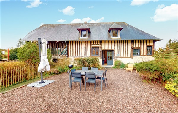 Holiday Home - Livarot-Pays-d'Auge in France in Livarot-Pays-d'Auge, France