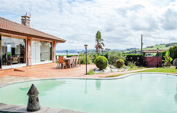 Holiday Home - Luanco in Spain in Luanco, Spain