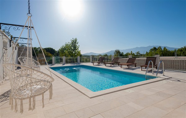 Holiday Home - Makarska - Cista Provo in Croatia in Makarska - Cista Provo, Croatia