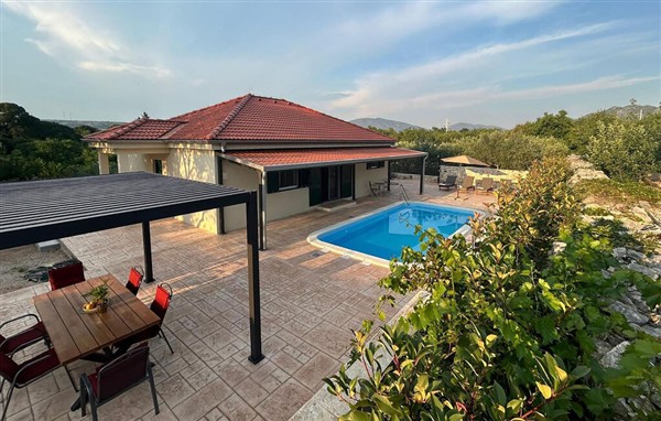 Holiday Home - Makarska - Zadvarje in Croatia, Makarska - Zadvarje, Croatia