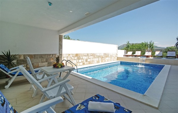 Holiday Home - Makarska-Umcani in Croatia in Makarska-Umcani, Croatia