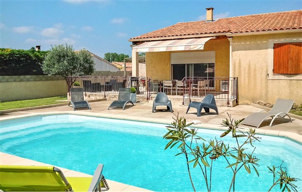 Holiday Home - Montfrin in France in Montfrin, France
