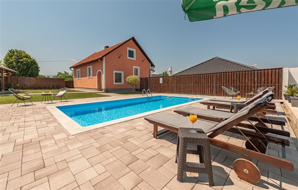 Holiday Home - Otocac in Croatia in Otocac, Croatia