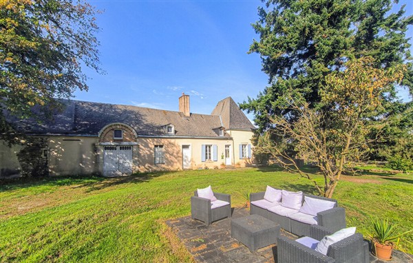 Holiday Home - PARENNES in France in PARENNES, France