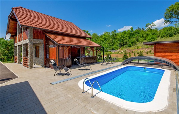 Holiday Home - Plitvicka jezera-Perusic in Croatia in Plitvicka jezera-Perusic, Croatia