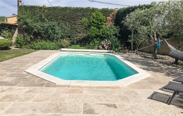 Holiday Home - Roquemaure in France in Roquemaure, France