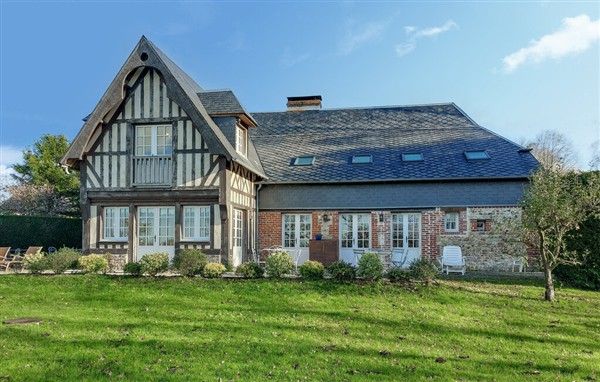 Holiday Home - Saint-Etienne-la-Thillaye in France in Saint-Etienne-la-Thillaye, France
