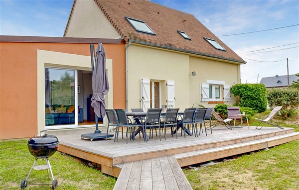 Holiday Home - Saint-Germain-sur-Ay in France in Saint-Germain-sur-Ay, France