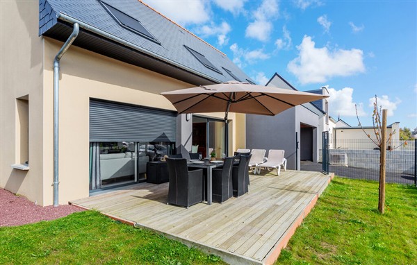 Holiday Home - Saint-Méloir-des-Ondes in France in Saint-Méloir-des-Ondes, France