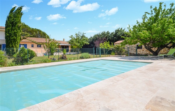 Holiday Home - Saint-Siffret in France in Saint-Siffret, France