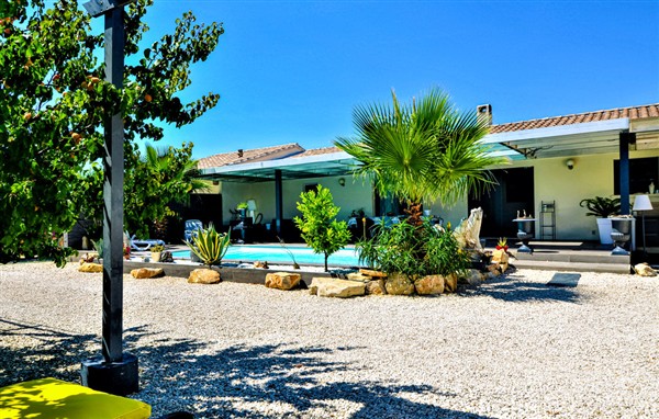 Holiday Home - Saint-Victor-la-Coste in France in Saint-Victor-la-Coste, France
