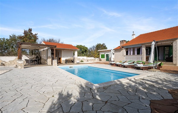 Holiday Home - Sibenik - Drinovci in Croatia in Sibenik - Drinovci, Croatia