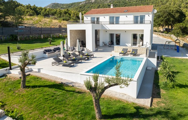Holiday Home - Sibenik-Dubrava kod Sibenika in Croatia in Sibenik-Dubrava kod Sibenika, Croatia