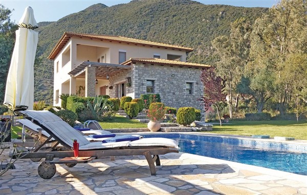 Holiday Home - Skaloma Nafpaktos in Greece in Skaloma Nafpaktos, Greece