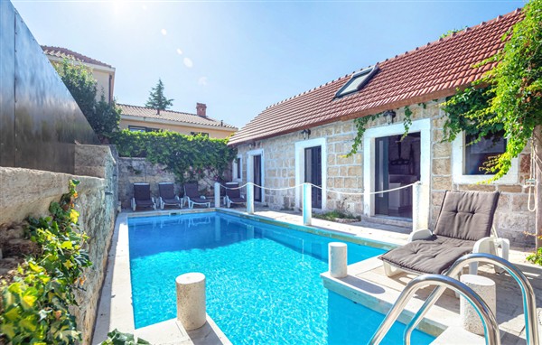 Holiday Home - Split-Sinj in Croatia in Split-Sinj, Croatia