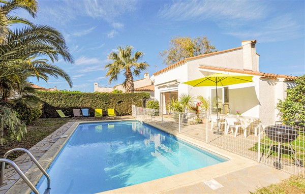 Holiday Home - St. Cyprien Plage in France in St. Cyprien Plage, France