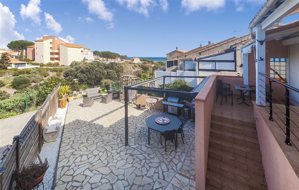 Holiday Home - St Pierre la Mer in France in St Pierre la Mer, France