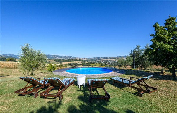 Holiday Home - Terre Roveresche in Italy in Terre Roveresche, Italy
