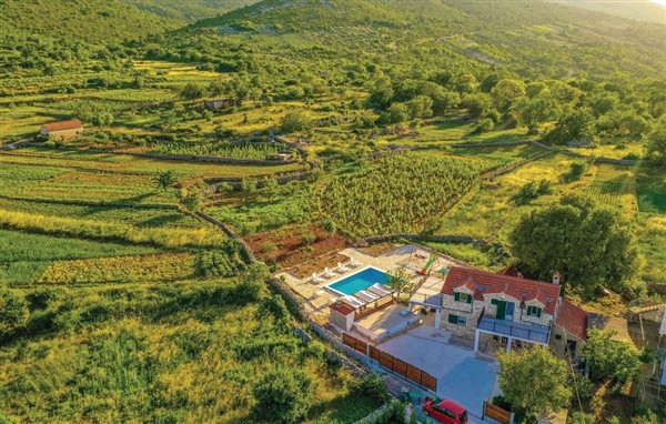 Holiday Home - Trogir-Ljubitovica in Croatia in Trogir-Ljubitovica, Croatia