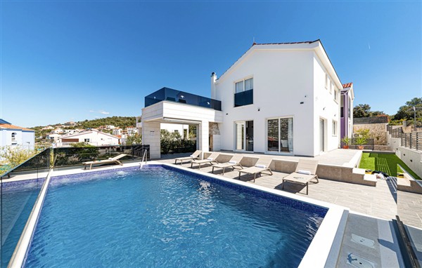 Holiday Home - Trogir-Razanj in Croatia, Trogir-Razanj, Croatia