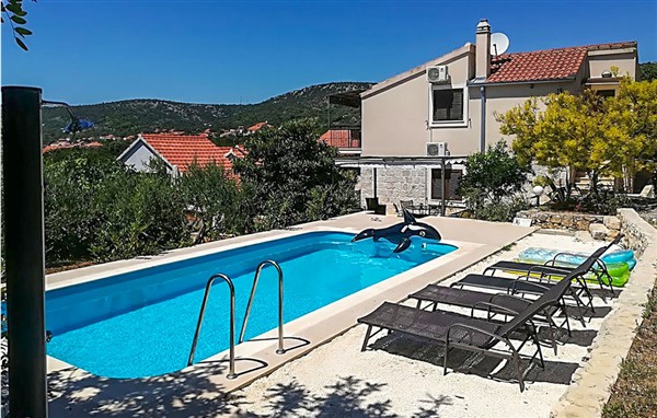 Holiday Home - Trogir-Vinisce in Croatia, Trogir-Vinisce, Croatia