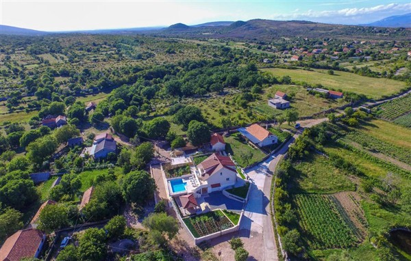 Holiday Home - Unesic in Croatia, Unesic, Croatia