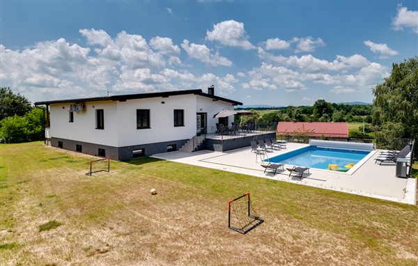 Holiday Home - Vrbovec - Dvorisce in Croatia, Vrbovec - Dvorisce, Croatia