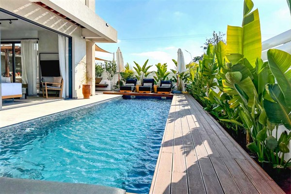 Lora Pearl Luxury Villa in Cyprus