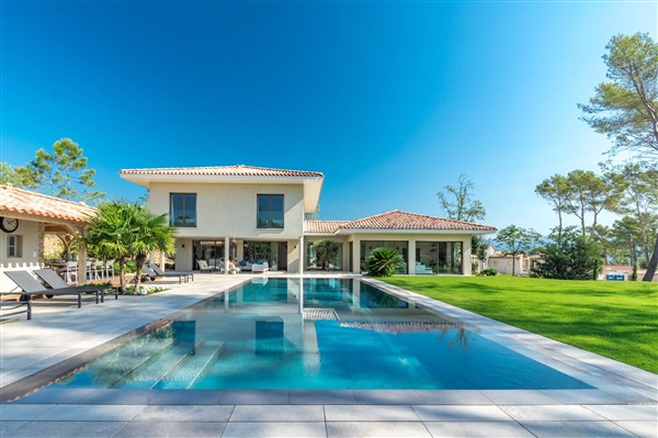 Maison Terre Blanche in France