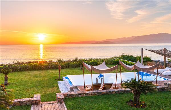 Mirabello Bay House in Crete