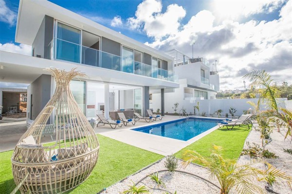 Olivine Pearl OL26 in Cyprus