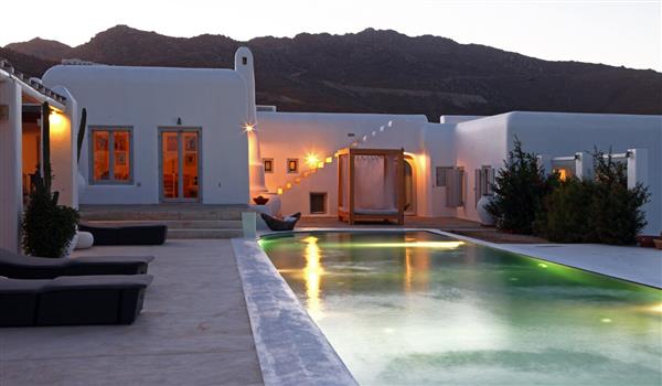 Panormas Beach House in Southern Aegean