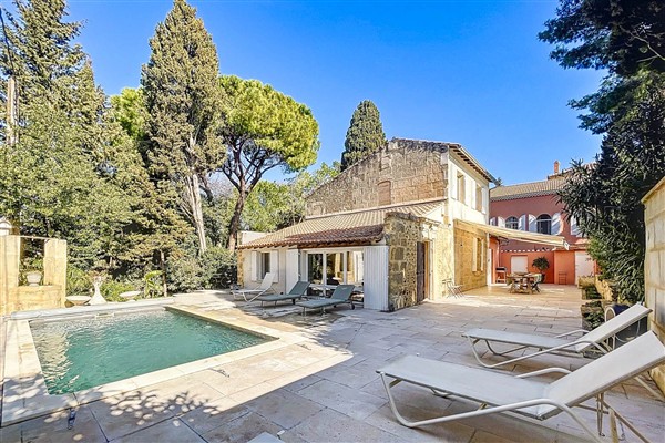 Pave Blanche in France