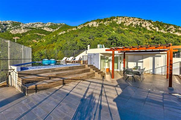 Penthouse Zalazak in Budva, Montenegro